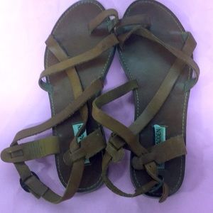 🌻 Women’s brown sandals by Steve Madden 🛍️ Size 8 💗 Great condition